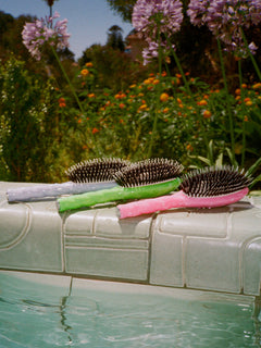 Roseanna x La Bonne Brosse N.02 La Petite Brosse Démêlante & Soin l'Indispensable Salty Gelato  Vert