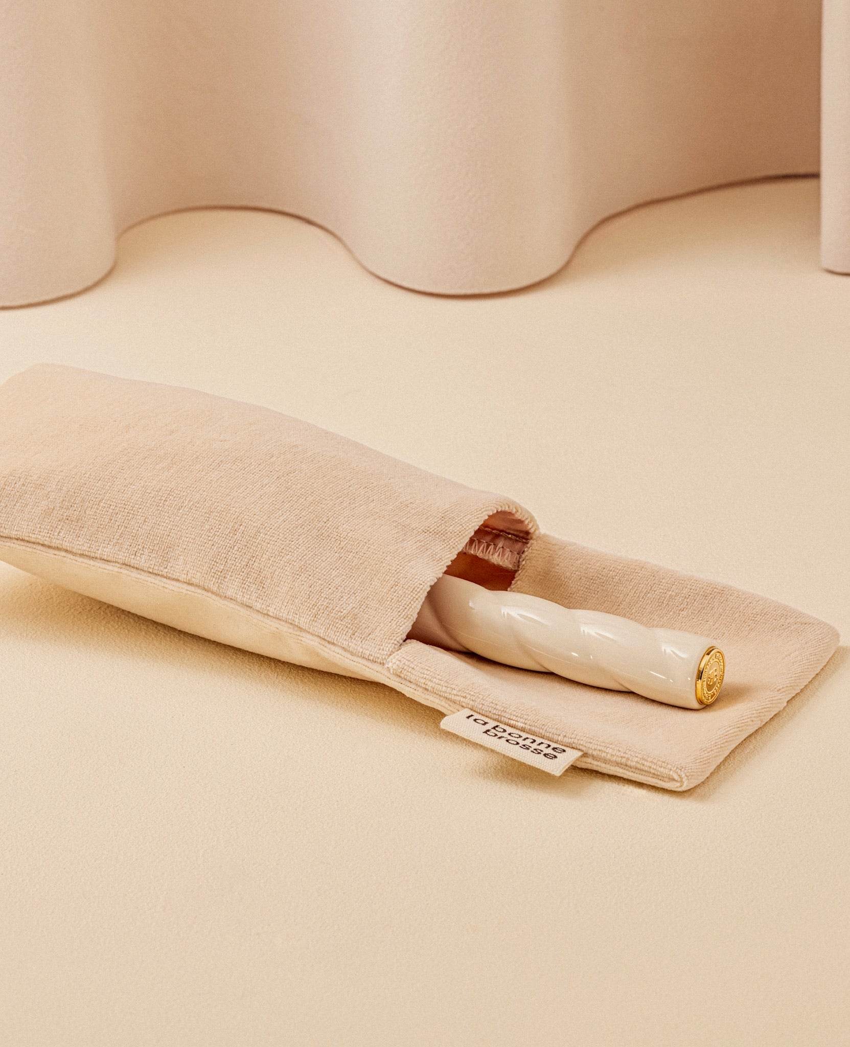N.02 La Brosse Démêlante & Soin l'Indispensable Blanc Crème