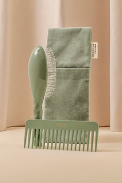 La Pochette "Grande Brosse" Vert Amande