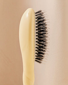 N.02 La Petite Brosse Démêlante & Soin l'Indispensable Ivoire Cair