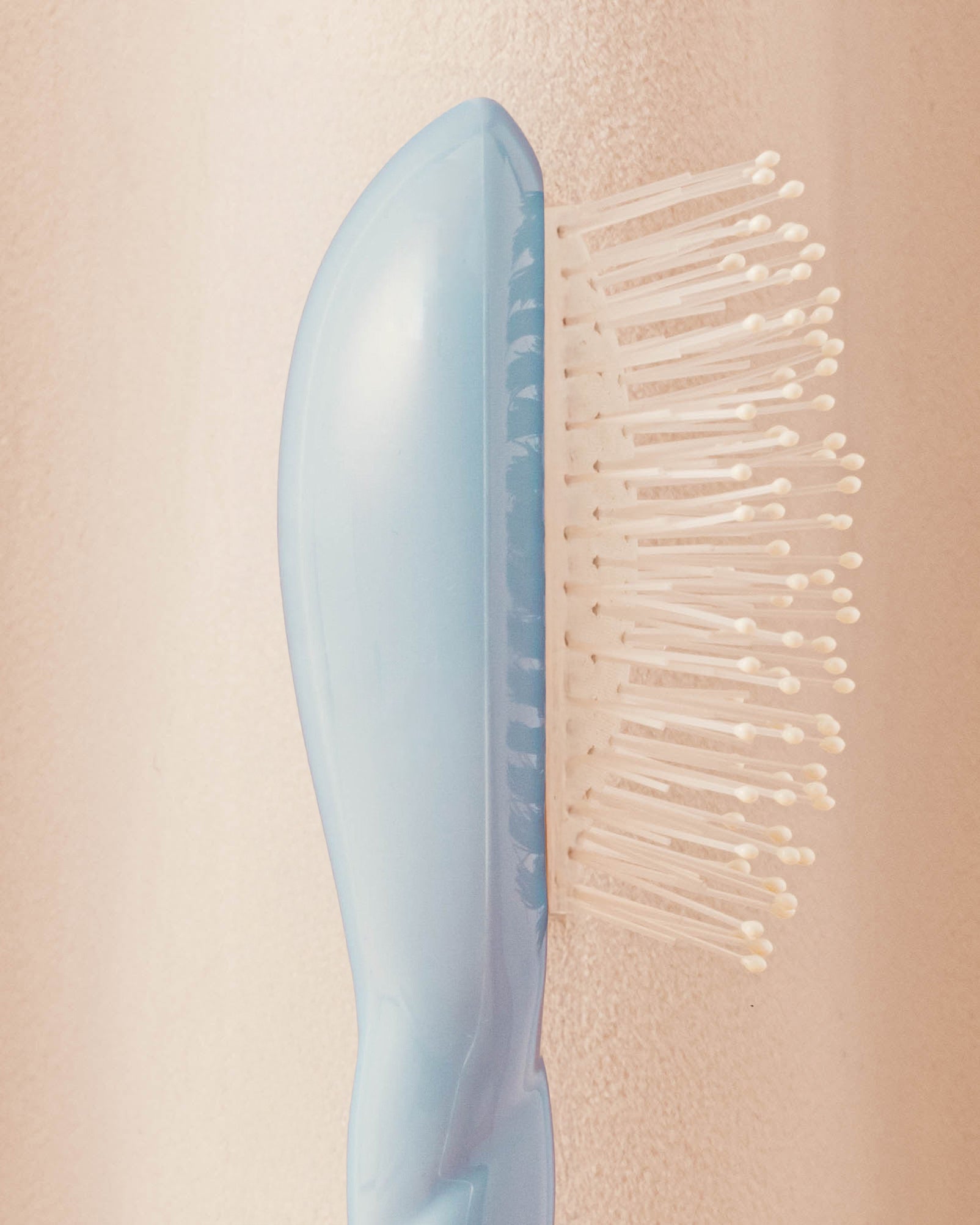 N.04 La Micro Brosse Démêlante & Massante La Miracle Bleu Ciel