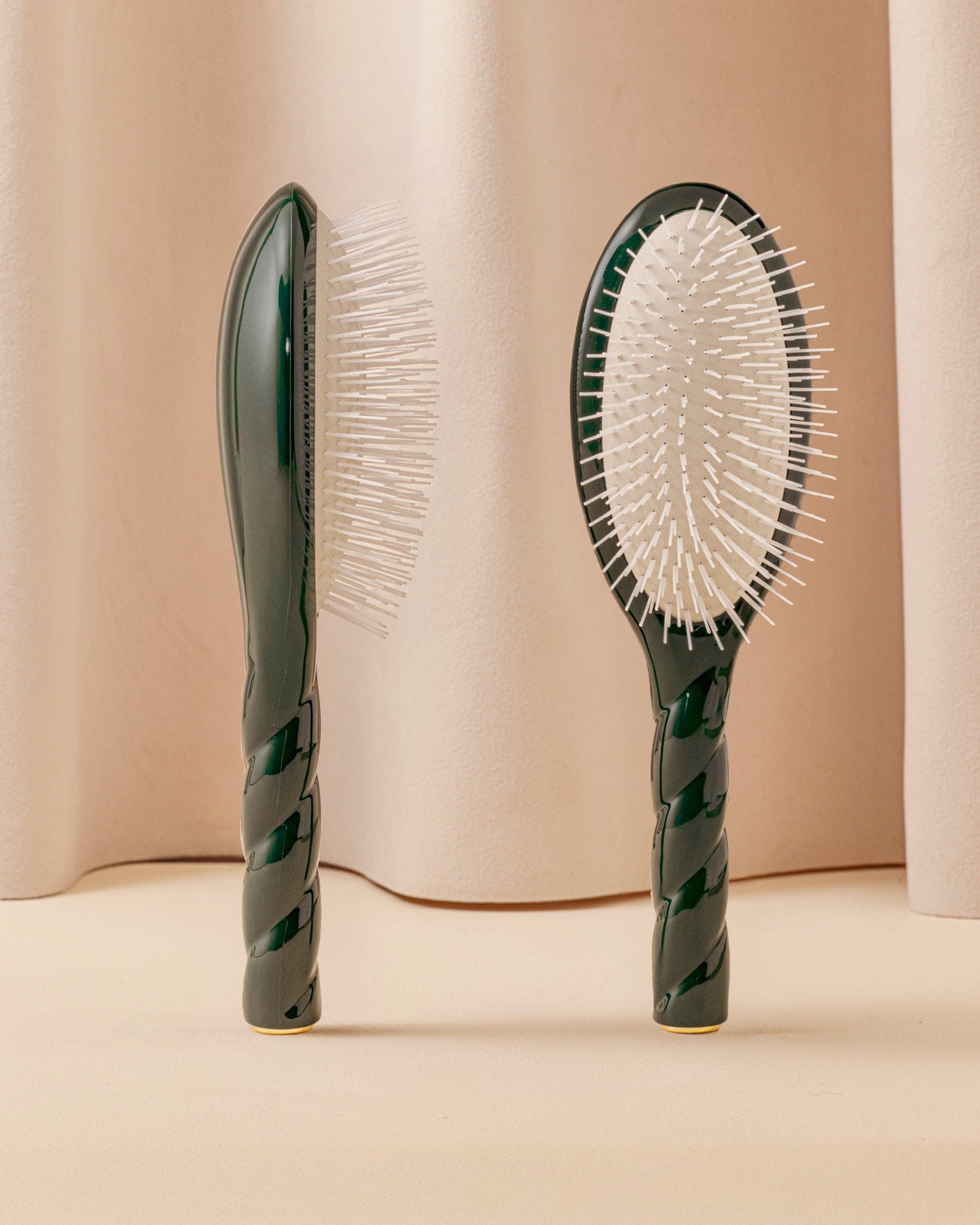 N.07 La Brosse Démêlante & Stimulante l'Intense Vert Emeraude