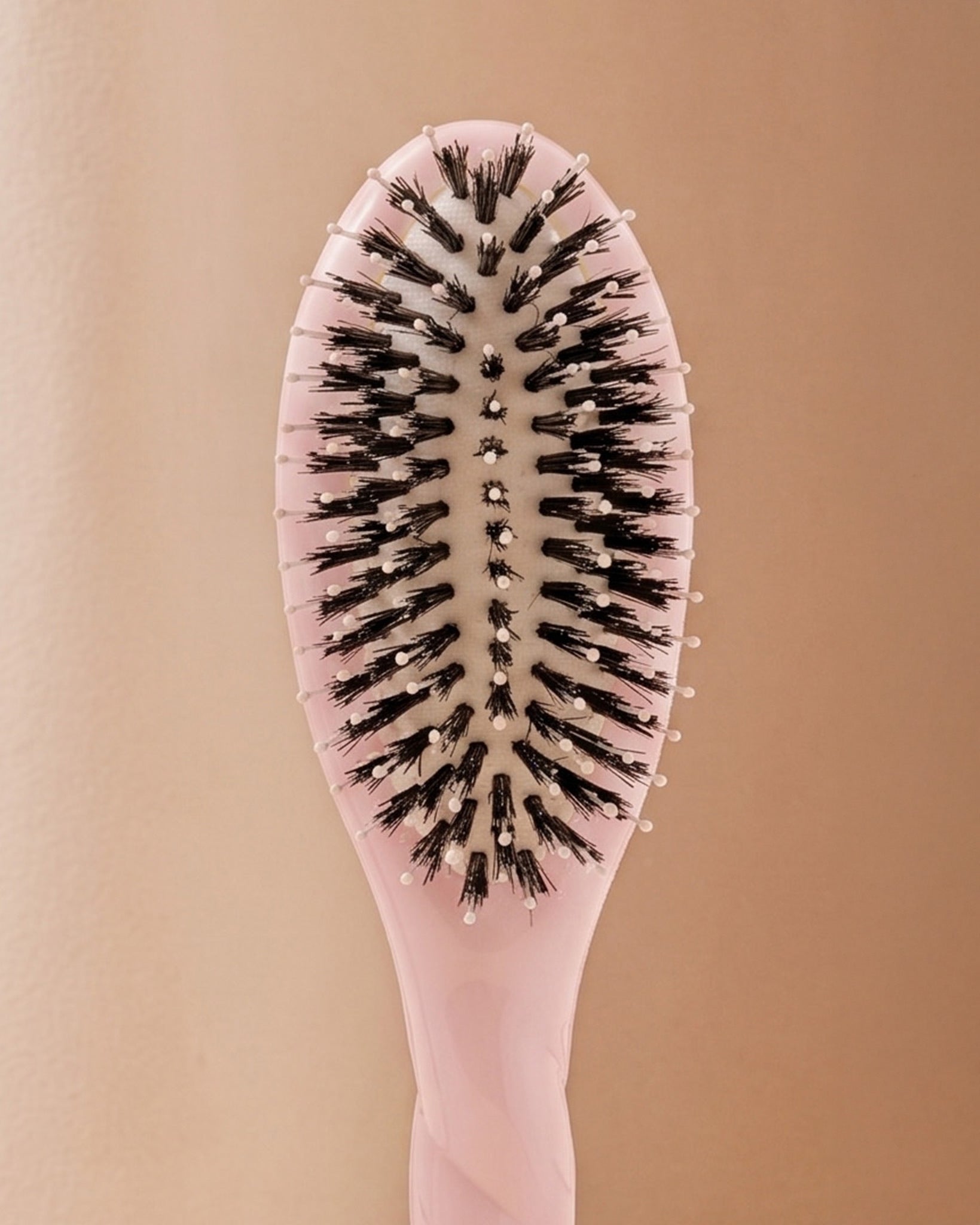 N.03 La Petite Brosse Cuir Chevelu Sensible l'Indispensable Douceur Rose Lilas