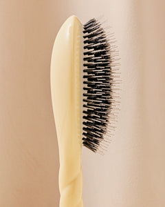 N.02 La Brosse Démêlante & Soin l'Indispensable Ivoire Cair
