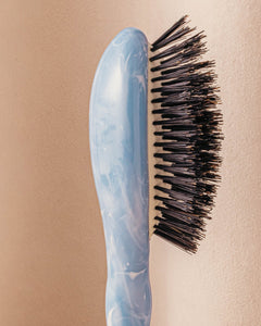 Roseanna x La Bonne Brosse N.01 La Petite Brosse Brillance & Soin l'Universelle Salty Gelato  Bleu