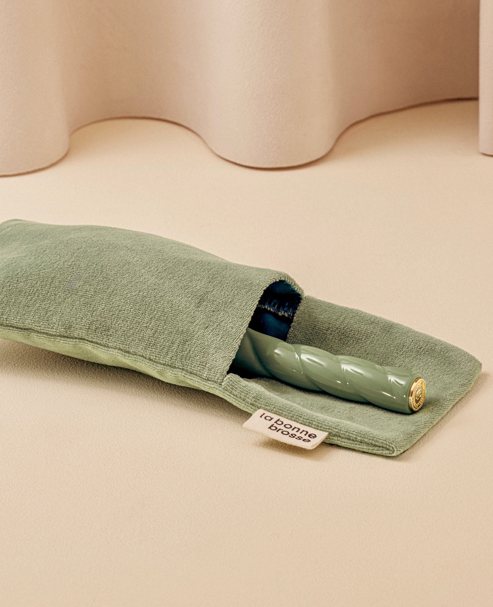 N.07 La Brosse Démêlante & Stimulante l'Intense Vert Amande