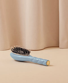 N.02 La Petite Brosse Démêlante & Soin l'Indispensable Bleu Ciel