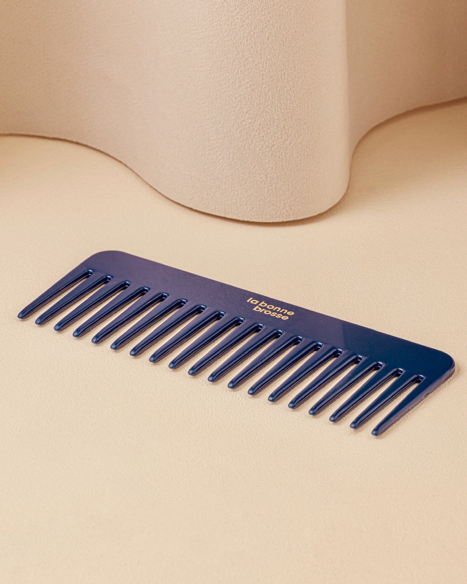 Le Peigne Large Démêlant en Acétate Bleu Myrtille
