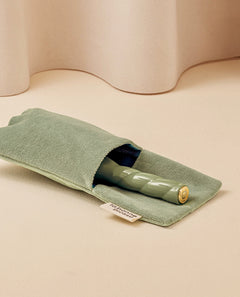 N.02 La Petite Brosse Démêlante & Soin l'Indispensable Vert Amande