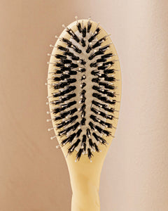 N.03 La Petite Brosse Cuir Chevelu Sensible l'Indispensable Douceur Ivoire Cair